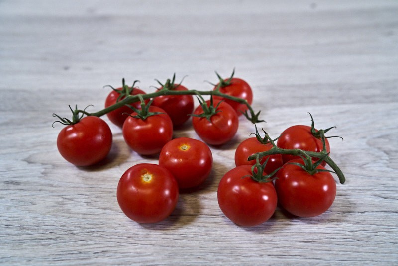 TOMATE CERISE BRANCHEE