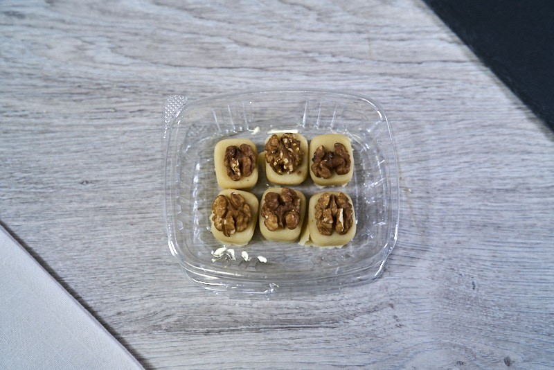 CEREAU DE NOIX A LA PATE D'AMANDE 6 PIECES